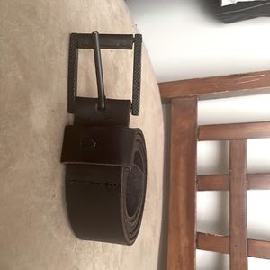 Nixon belt size medium